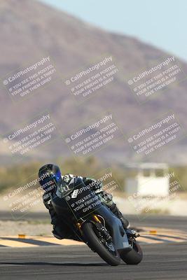 media/Oct-30-2025-Racers Edge (Thu) [[dabbdaf680]]/3-B Group/Session 2 (Turn 14)/